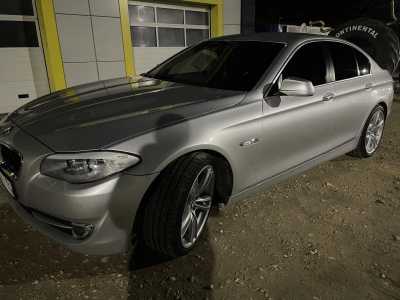 BMW 5 , 523i 2010