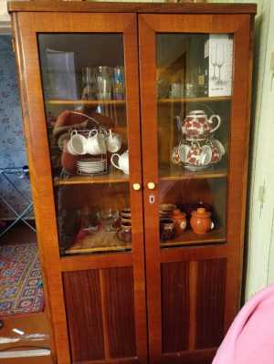 Продам старинный шкаф