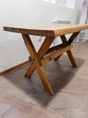 Стол из массива дерева