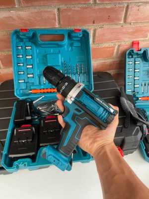 Шуруповерт Makita