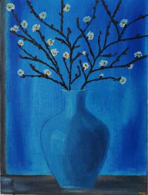 Голубая ваза с цветущими ветками