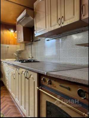 Прекрасный дом с большим участком в природоохранной зоне в 15 мин от метро.