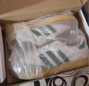 Продаю новые кроссовки adidas 39 размер. Не подошёл размер. Цена 3000