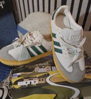 Продаю новые кроссовки adidas 39 размер. Не подошёл размер. Цена 3000