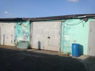 Машина хочет свой домик-гараж