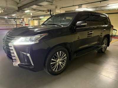   Lexus LX570 2017 .