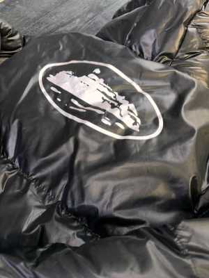 Пуховик Corteiz