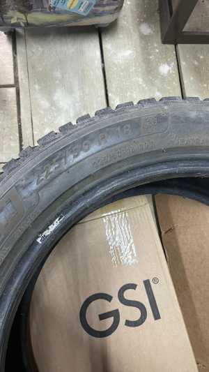 Michelin X-Ice North 4 225/50 R18