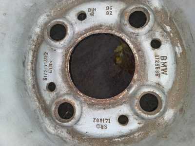 Продаю штампованный диск БМВ