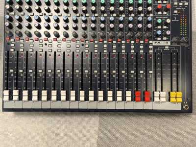 Микшерный пульт Soundcraft FX16ii