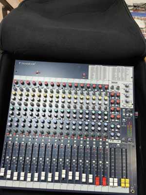   Soundcraft FX16ii