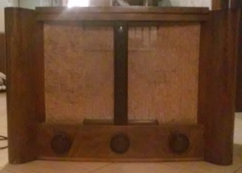 ретро радиоприемник