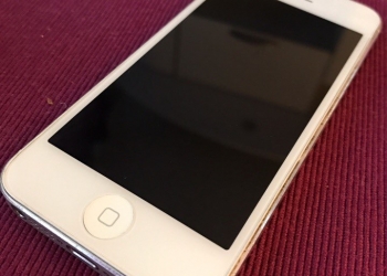 Продам 5 айфон.