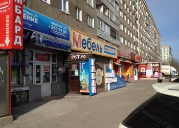 Продам магазин на остановке с арендатором Щорса 76