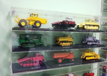 Стеллажи для моделей 1/43 и других коллекций