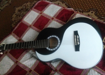 Гитара шестиструнная