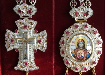 Крест и панагия