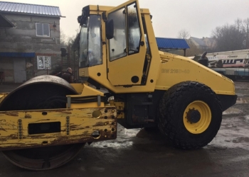 Каток грунтовый Бомаг 216