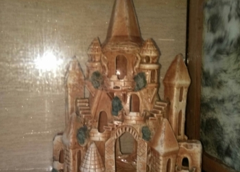 Замок в аквариум