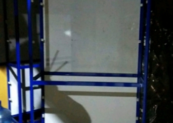 Витрина для автомагазина