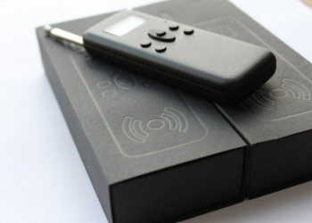 Универсальный пульт Кодграббер для Шлагбаумов Ворот + RFID 2019