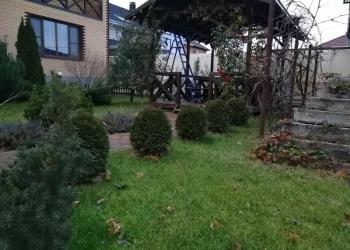 Добротный двухэтажный дом 237 м2 с гаражем 45 м2 на 8 сотках в Краснодаре