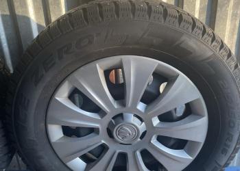 ����� 215/60 R16 ���������� �������� 4 ��.