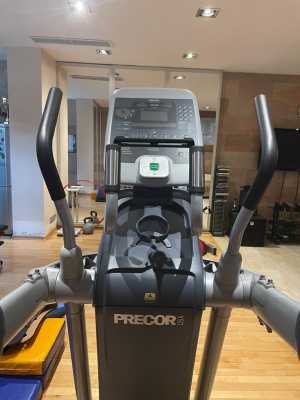   Precor AMT 100i