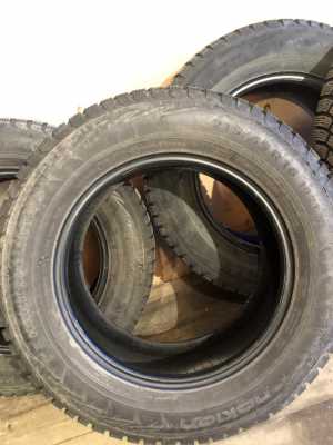 Продаю Зимние шипованные шины