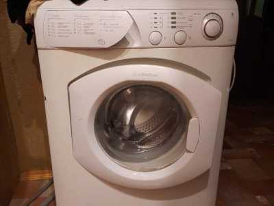 Продам стиральную машину Аристон