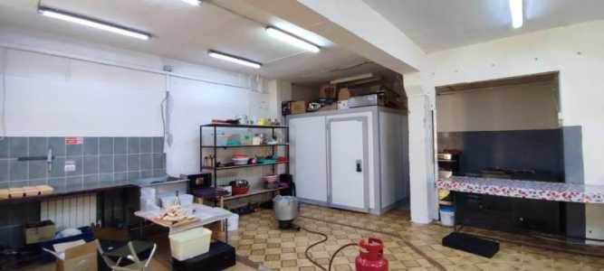 недорогое 3-эт здание/готовый бизнес в центре Южно-Сахалинск