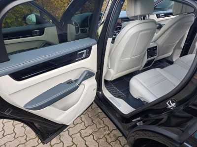 Porsche Cayenne, 2023