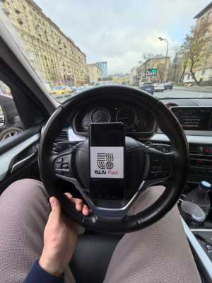 Магнитный держатель на руль автомобиля