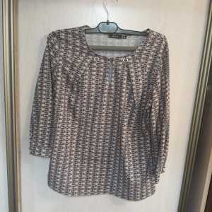 Женская б/у блузка