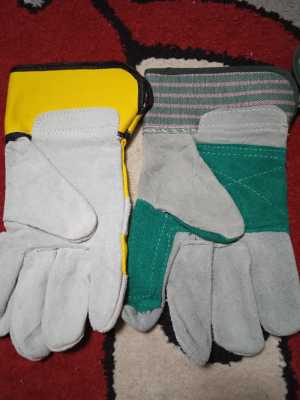 Перчатки