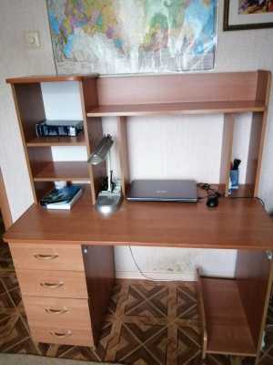 Продам стол письменный