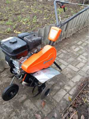 Подаю культиватор бензиновый