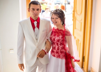 свадебное платье и кастюм