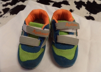 продам кроссовки