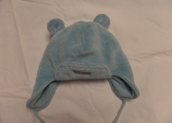 продам шапку детскую