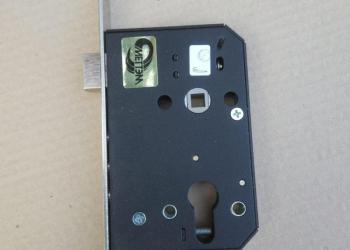 Замена замков, ручек, цилиндровых механизмов.