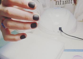 Начинающий мастер маникюра