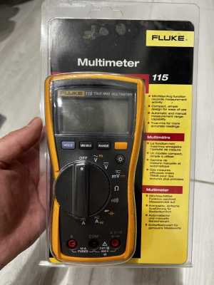Мультиметр Fluke 115