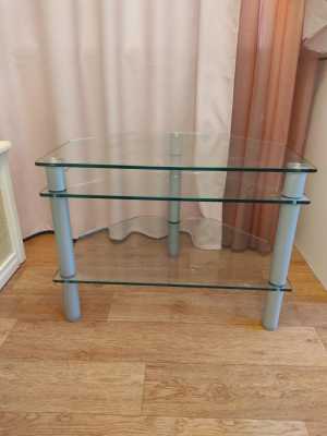 Стеклянная тумба под телевизор