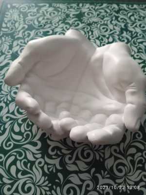 Гипсовые ладони