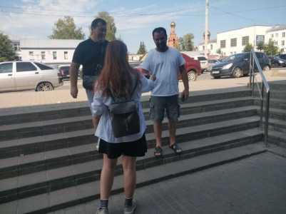 Промоутер Раздача листовок Расклейка объявлений