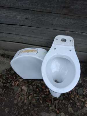 Продам унитаз в комплекте