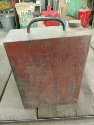 Канистра самодельная