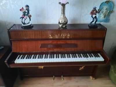Продаю пианино.