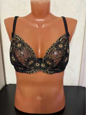 Бюстгальтер черно-бежевый. Размер: 75D.